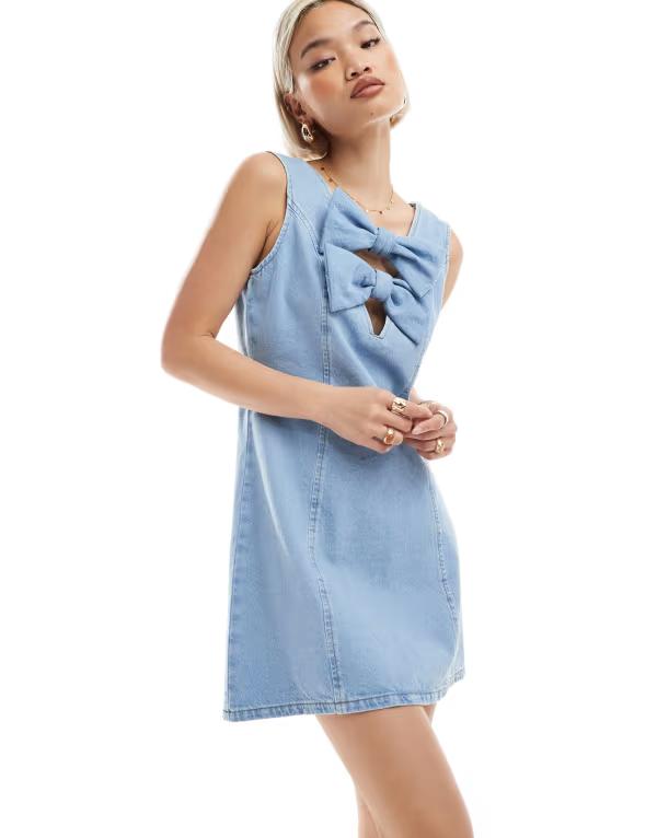 ミスセルフフリッジ レディース トップス ワンピース デニム Miss Selfridge denim bow front dress in light blue wash Mid wash デニム｜ReVida 店
