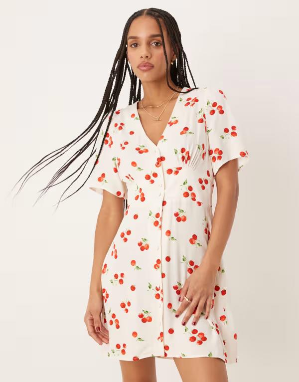 ノーバディーズ チャイルド レディース トップス ワンピース ミニワンピース プリント ミニ Nobody's Child Alexa mini dress tomato print White ホワイト