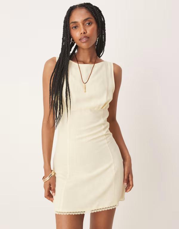 エイソス レディース トップス ワンピース レーストリム ミニワンピース ギャザー ミニ レース ASOS DESIGN ruched bust mini dress with lace trim in lemon LEMON 12,411円