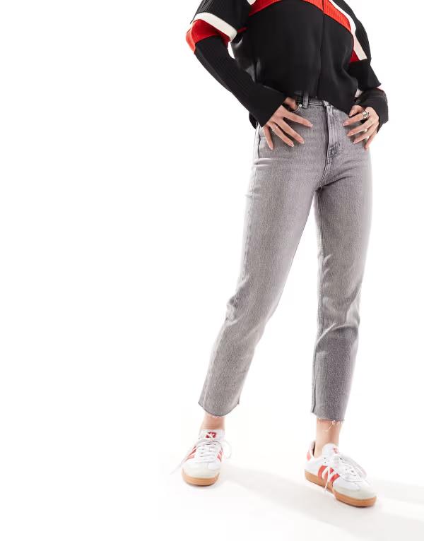 オンリー レディース ボトムス ジーンズズボン下 引っ切り無い デニム Only Emily high waisted straight leg jeans with raw hem Gray 薄墨色