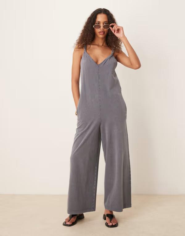 エイソス レディース トップス ジャンプスーツ ASOS DESIGN Twist shoulder jumpsuit in washed CHARCOAL チャコール 10,426円