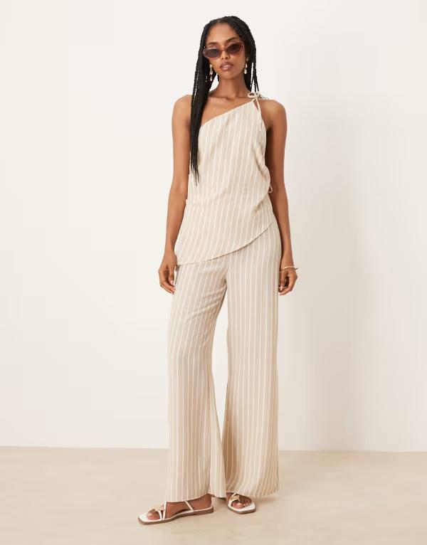 エイソス レディース トップス ジャンプスーツ アシンメトリー リネン ASOS DESIGN linen look jumpsuit with asymmetric ties in stone stripes Stone stripe ストーン