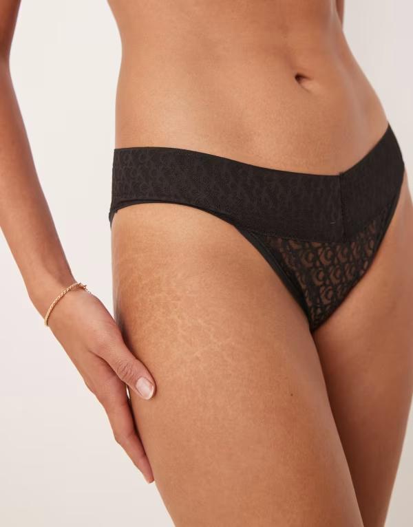 カルバンクライン レディース アンダー御召しもの ブリーフズボン下 ローライズ スピード競技 Calvin Klein Modern Lace low rise bikini briefs Black 黒いこと