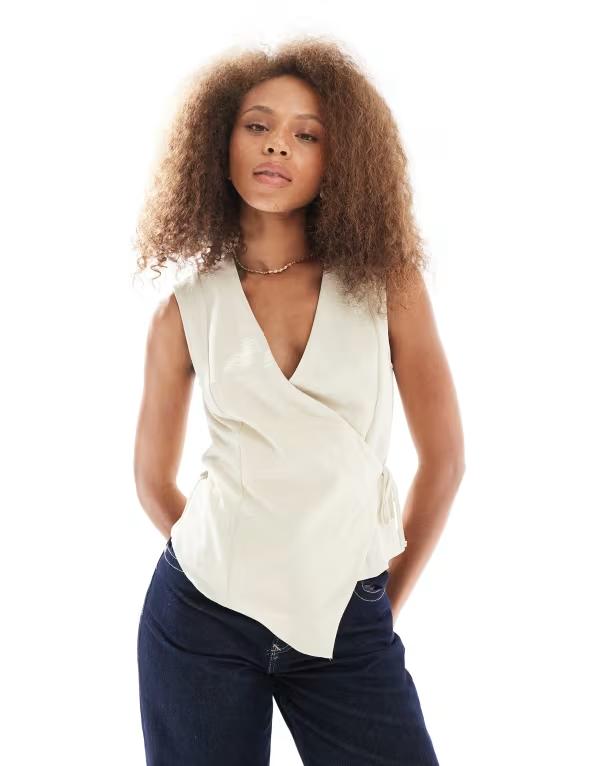 エイソス レディース トップス シャツ ノースリーブ ブラウス ASOS DESIGN soft touch wrap sleeveless blouse in buttermilk yellow イエロー