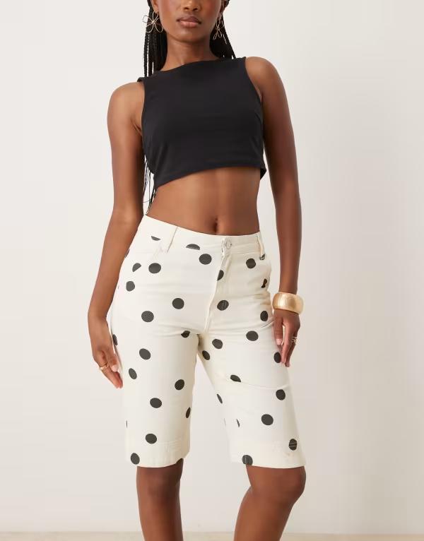 エイソス レディース ボトムス カジュアルパンツ ドット柄 ドット ミニ デニム キャップ ASOS DESIGN denim capri in mini polka dot ECRU エクリュ