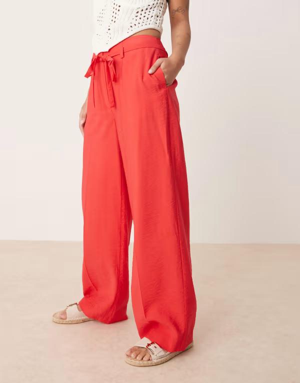 エイソス レディース ボトムス 心地好いズボン下 ワイドレッグ プチ ズボン下 ASOS DESIGN Petite tailored wide leg pants with tie belt - part of a set Red 赤いこと