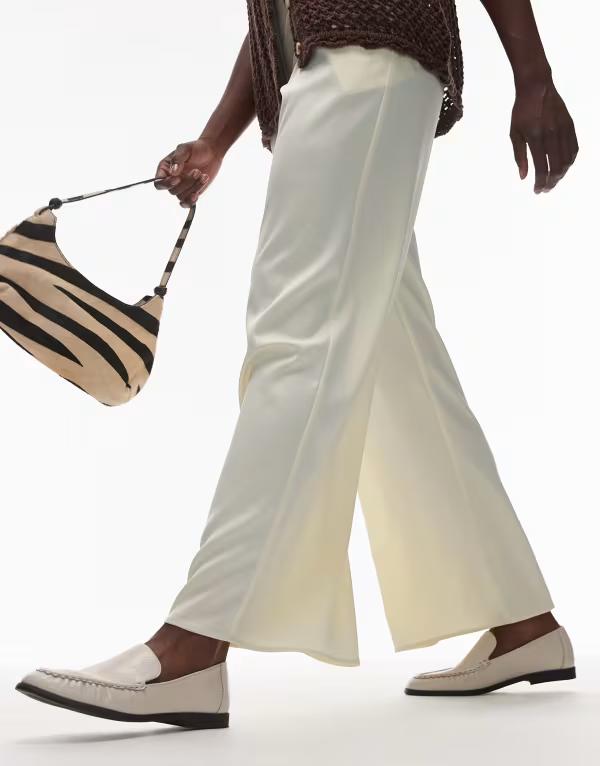 トップショップ レディース シューズ スリッポン・ローファー ギャザー ローファー Topshop Connell ruched flat shoe loafers Off-white オフホワイト