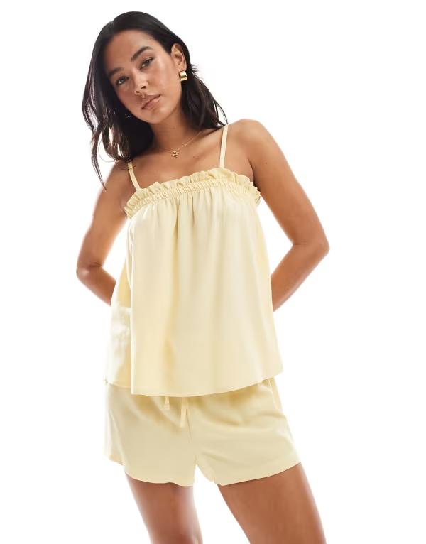 エイソス レディース ボトムス ハーフパンツ・ショーツ ショートパンツ リネン ASOS DESIGN linen look micro shorts in buttermilk Buttermilk