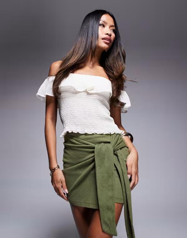 エイソス レディース ボトムス スコート ミニ ASOS DESIGN crinkle tie side mini skirt Khaki カーキ