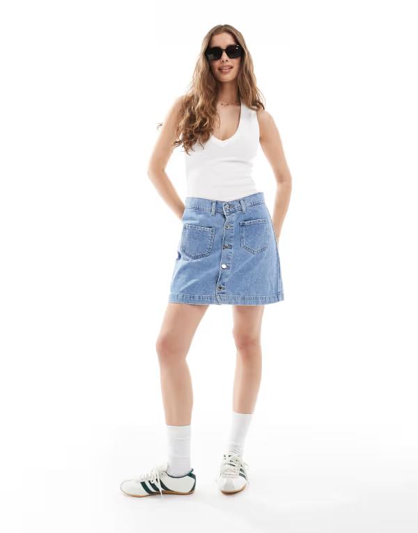 オンリー レディース ボトムス スカート ミニ デニム ONLY pocket detail denim mini skirt in light blue wash Light Blue Denim デニム|ReVida 店