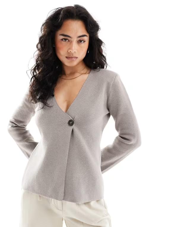 オンリー レディース アウター カーディガン Vネック ONLY structured V-neck cardigan in stone STONE ストーン｜ReVida 店