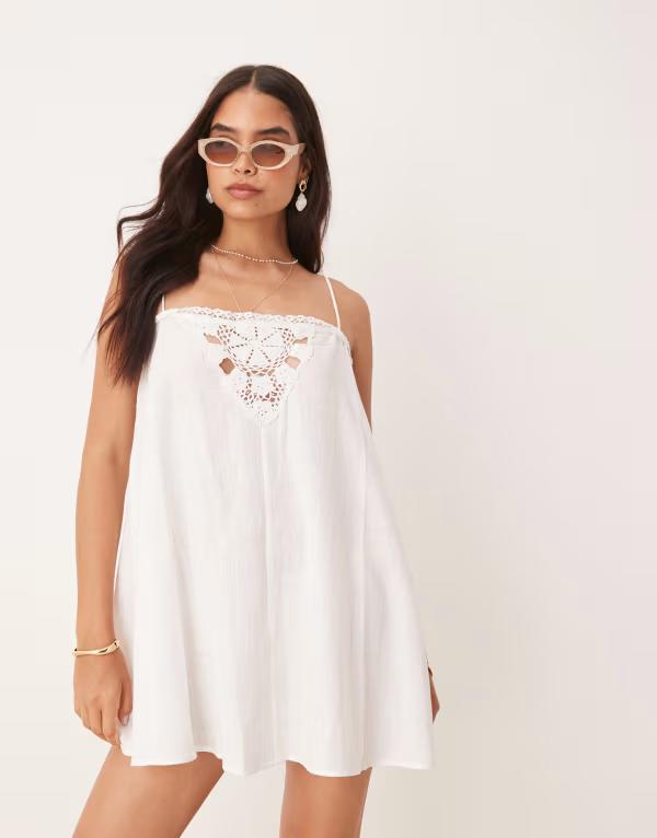 エイソス レディース トップス ワンピース ミニ ASOS DESIGN textured doily insert mini beach dress White ホワイト