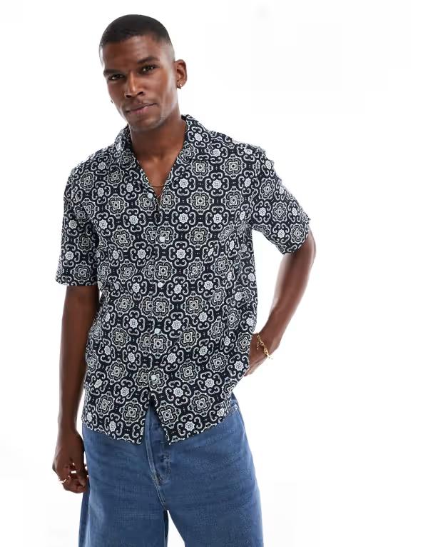 オンリーアンドサンズ メンズ トップス プルオーバー 刷り上げる ONLY \u0026 SONS camp collar shirt with tile paisley print Cerulean 米国海軍
