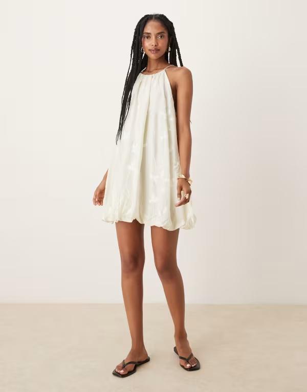 マンゴ レディース トップス ワンピース ホルター Mango halter neck dress with puff hem and flower embroidery in cream CREAM クリーム｜ReVida 店