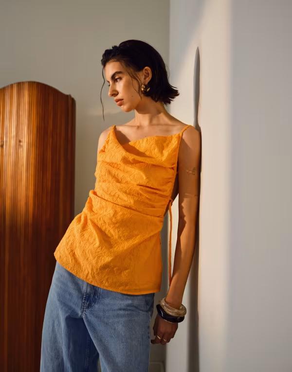 トップショップ レディース トップス タンクトップ ギャザー 刺繍 Topshop embroidered cami top with ruched sides in orangeオレンジ