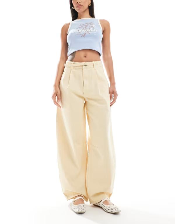 エイソス レディース ボトムス デニムパンツ ジーンズ ASOS DESIGN lightweight barrel jeans with belt in soft yellow Soft yellow イエロー