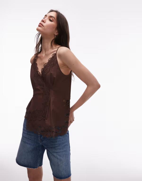 トップショップ レディース トップス シャツ アシンメトリー レース Topshop lace asymmetric hem cami top in chocolate Chocolate チョコレート｜ReVida 店