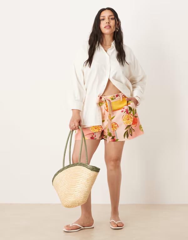 エイソス レディース ボトムス ハーフパンツ・ショーツ プリント ショートパンツ ASOS DESIGN Curve tie waist shorts in fruit print Fruit print