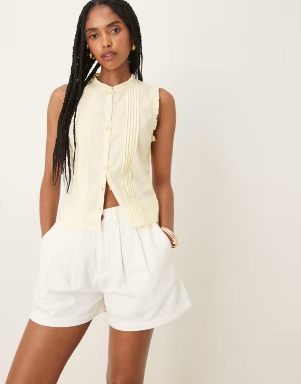 ノーバディーズ チャイルド レディース ボトムス ハーフパンツ・ショーツ ショートパンツ Nobody's Child Ava tailored shorts White ホワイト