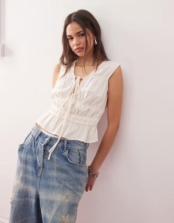 リクレイム ヴィンテージ レディース トップス シャツ リネン Reclaimed Vintage tie front top in ecru linen blend Netrual エクリュ