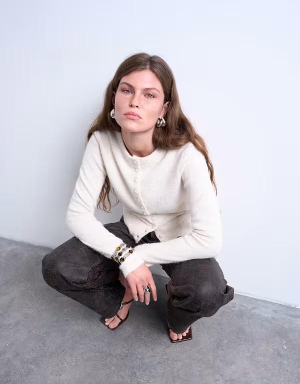 トップショップ レディース アウター カーディガン ニット Topshop knit covered buttons cardigan Ivory アイボリー|ReVida 店