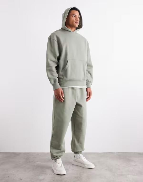 エイソス メンズ ボトムス カジュアルパンツ パンツ スウェットパンツ ASOS DESIGN premium heavyweight oversized sweatpants 400gsm in dried sage DRIED SAGE セージ