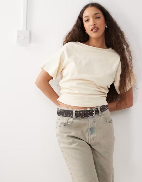 リクレイム ヴィンテージ レディース トップス シャツ Tシャツ Reclaimed Vintage slash neck T-shirt with ruching detail in buttermilk yellow Buttermilk yellow イエロー