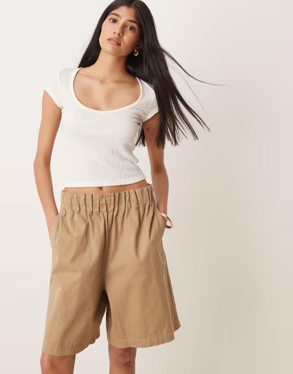 エイソス レディース ボトムス 二分の一ズボン下・さる股引き 遊撃手ズボン下 ASOS DESIGN longline shorts with paperbag waist Beige ベージュ