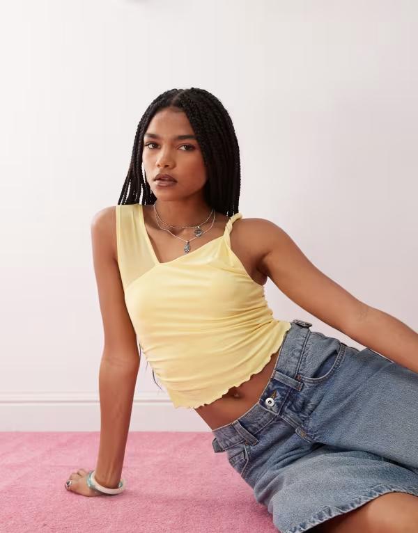 リクレイム ヴィンテージ レディース トップス シャツ ギャザー Reclaimed Vintage ruched side twist shoulder top in butter yellowイエロー