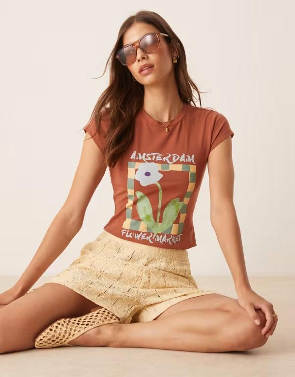 エイソス レディース トップス Tシャツ フラワー柄 フラワー グラフィック ASOS DESIGN shrunken baby tee with floral tile graphic in rustラスト