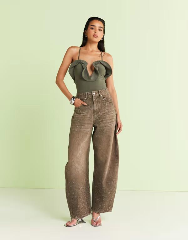 エイソス レディース ボトムス デニムパンツ ジーンズ ASOS DESIGN high rise barrel jeans with diamante embellishment Khaki カーキ