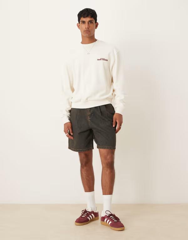 エイソス メンズ ボトムス 二分の一ズボン下・さる股引き ジーンズ ASOS DESIGN mid length denim jorts with double pleats BROWN 赤銅色