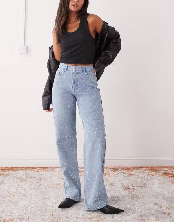 ノイジーメイ レディース ボトムス デニムパンツ ハイウエスト ジーンズ Noisy May Jannel rhinestone high waist loose fit jeans in light Light Blue Denim デニム