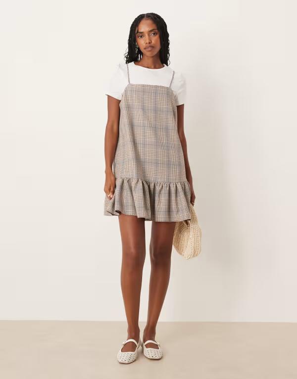 エイソス レディース トップス ワンピース ミニワンピース ミニ Tシャツ コントラスト ASOS DESIGN hybrid cami mini dress with contrast T-shirt in neutral plaid Stone check ストーン 7,336円