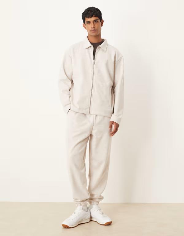 エイソス メンズ ボトムス カジュアルパンツ テーパードフィット パンツ スウェットパンツ スキューバ ASOS DESIGN tapered fit sweatpants in oatmeal scuba-style fabric Oatmeal marl マール