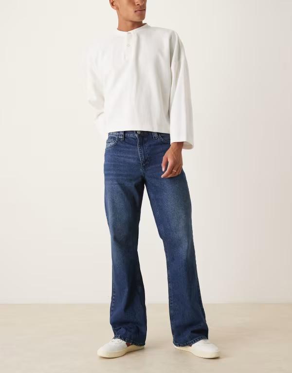 エイソス メンズ ボトムス デニムパンツ ジーンズ ASOS DESIGN wide flare jeans in dark wash Dark wash blue ブルー