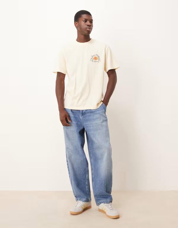 エイソス メンズ ボトムス デニムパンツ ジーンズ ASOS DESIGN oversized tapered jeans in light wash blue with pleats Light wash blue ブルー