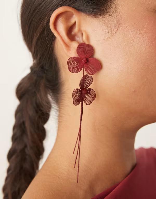 エイソス レディース アクセサリー ピアス・イヤリング フラワー柄 フラワー ASOS DESIGN stud wire floral earrings with chain drop tassels Burgundy バーガンディ