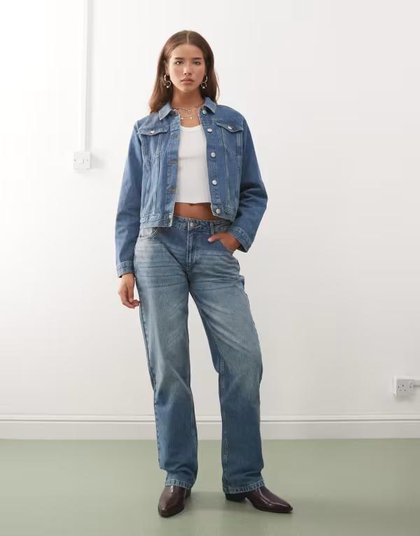 リクレイム ヴィンテージ レディース ボトムス デニムパンツ ストレート ジーンズ Reclaimed Vintage straight leg jeans in dirty tint wash Blue Wash ブルー|ReVida 店