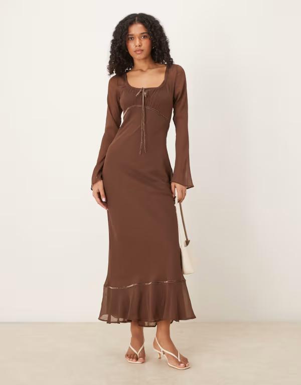 エイソス レディース トップス ワンピース マキシワンピース ギャザー マキシ ASOS DESIGN ruched bust scoop long sleeve maxi dress in chocolate Chocolate チョコレート 10,486円