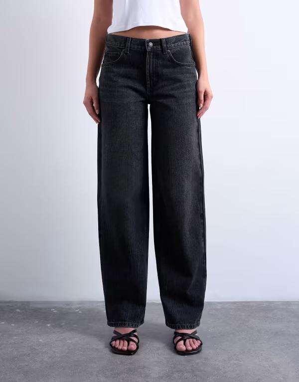 トップショップ レディース ボトムス デニムパンツ ローライズ ジーンズ Topshop Cinch low rise relaxed jeans in deep WASHED BLACK ブラック|ReVida 店