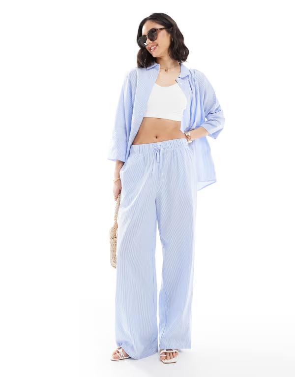 オンリー レディース ボトムス カジュアルパンツ ワイドレッグ パンツ ONLY wide leg pants stripes - part of a set CLOUD DANCER ブルー