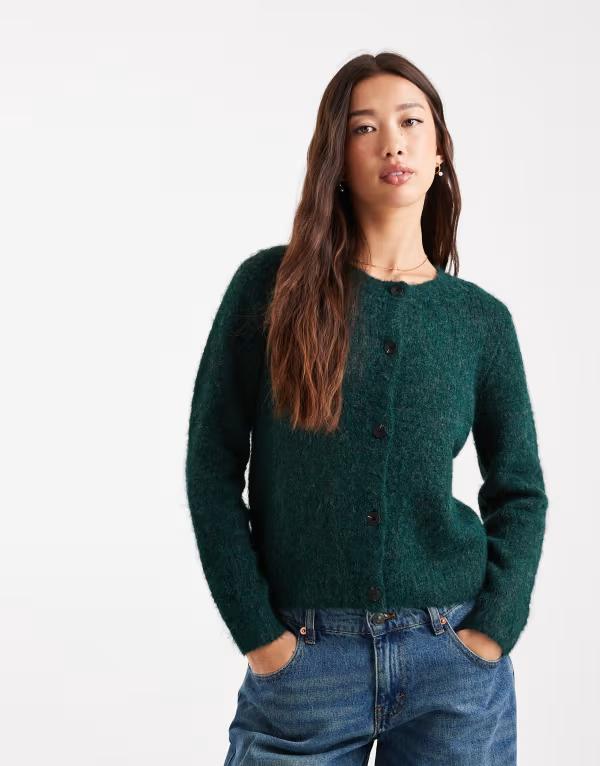 ヴェロモーダ レディース アウター カーディガン ニット Vero Moda soft fluffy knit o-neck cardigan in pine Pine grove グリーン