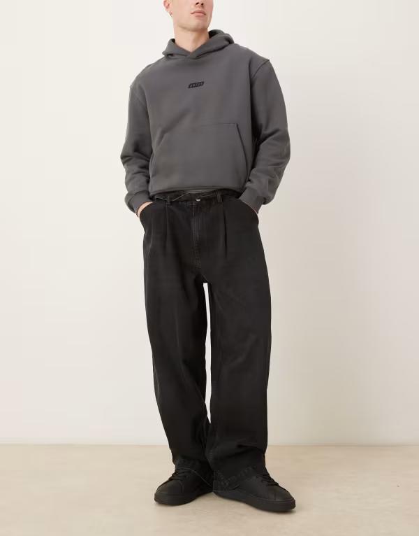エイソス メンズ ボトムス ジーンズズボン下 ワイドレッグ デニム ASOS DESIGN wide leg jeans with pleats and belt Black 黒いこと