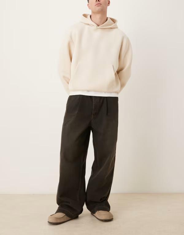 エイソス メンズ ボトムス デニムパンツ ワイドレッグ ジーンズ ASOS DESIGN wide leg jeans wash with pleats and belt BROWN ブラウン