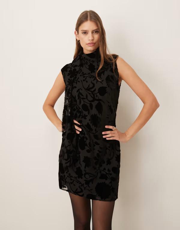 マンゴ レディース トップス ワンピース ハイネック ミニワンピース フラワー柄 ミニ ノースリーブ フラワー Mango high neck sleeveless mini dress with jacquard floral detail Black ブラック 21,885円