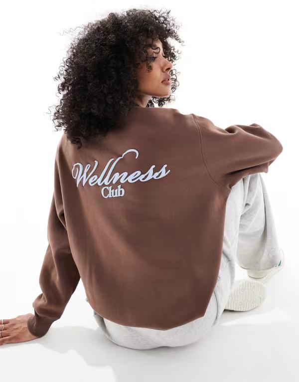 コットンオン レディース アウター パーカー・スウェット クルーネック プラスサイズ スウェット シャツ グラフィック Cotton On plush graphic crew neck sweatshirt in taupe Deep taupe トープ