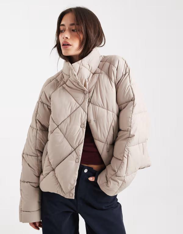 ミスセルフフリッジ レディース アウター ジャケット・ブルゾン スタンドネック キルティング ジャケット Miss Selfridge oversized quilted funnel neck crop puffer jacket in mocha Mocha モカ