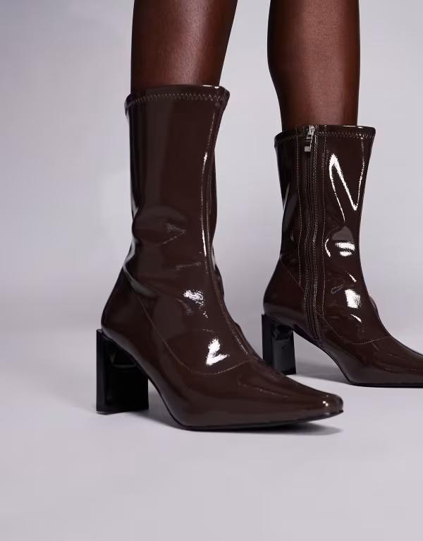 パブリックデザイア レディース シューズ ブーツ・レインブーツ アンクル ブーツ ヒール Public Desire Robert heeled ankle boots in dark brown crinkle Dark Brown ブラウン|ReVida 店