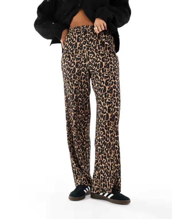 オンリー レディース ボトムス 心地好いズボン下 毛の荒物柄 刷り上げる ズボン下 ONLY pull on loose fit pants インチ animal print LIGHT BROWN 赤銅色